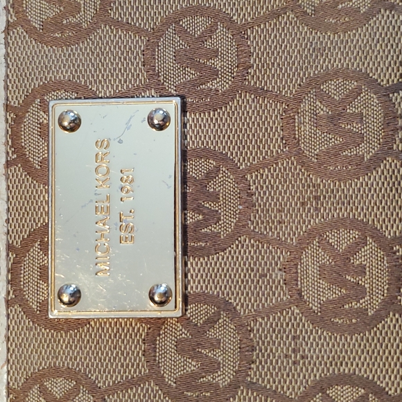 Michael Kors Handbags - Michael Kors Wallet